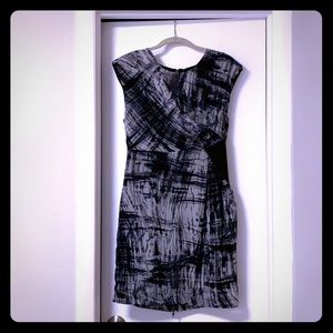 5/$25 🎉HP🎉Stunning LBD 2 way zippers gorgeous details & metallic accents